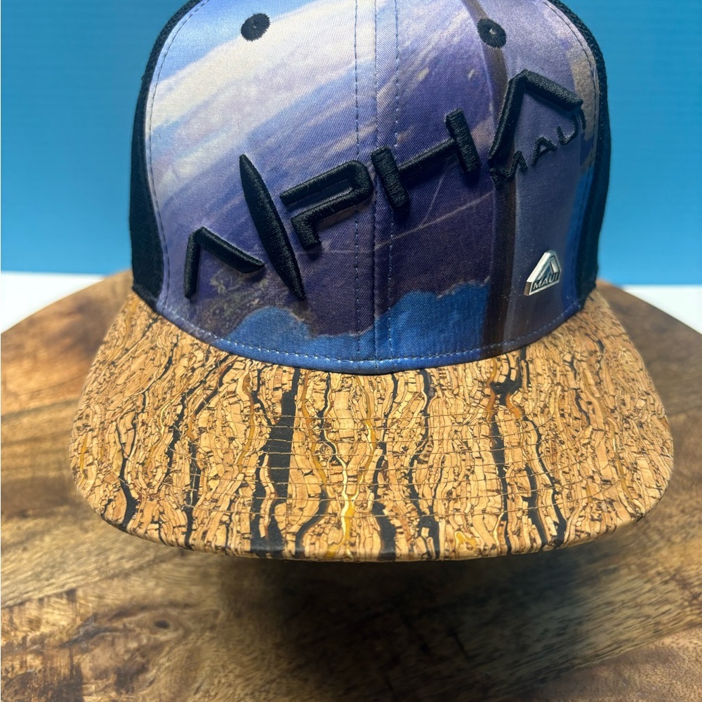 ALOHAS Textured Brown and Black Cap